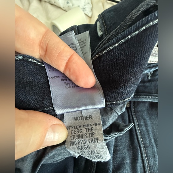 Mother Jeans Women 26 Black Stunner Zip Ankle Step Fray Skinny Denim Raw Hem - Picture 13 of 14